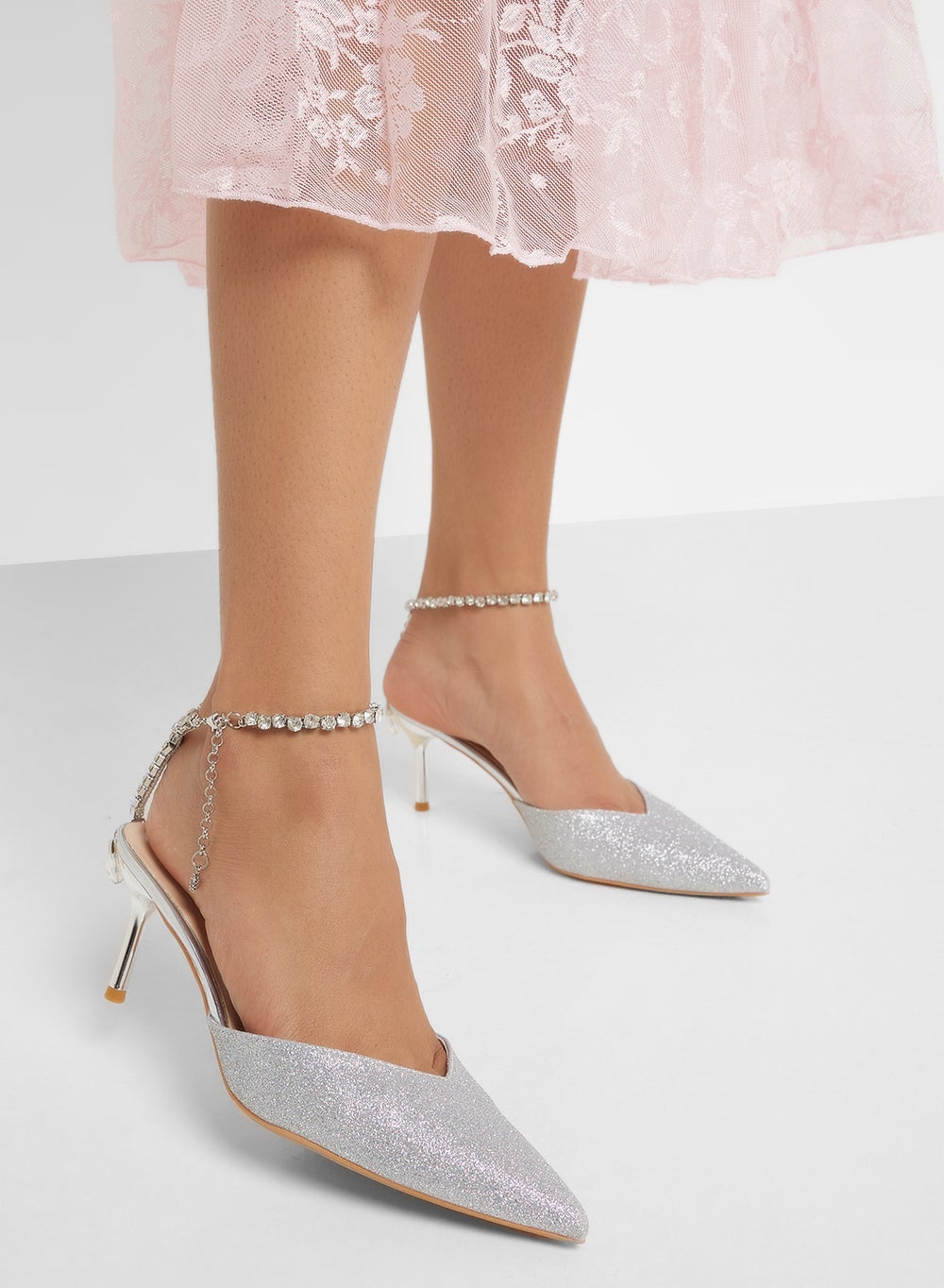 buy-ella-chain-strap-heeled-pump_eh1