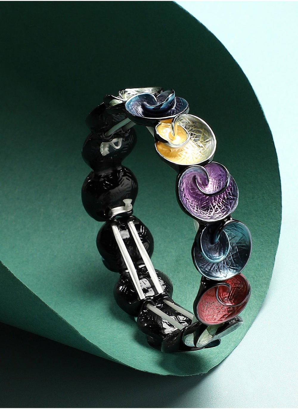 buy-sohi-metallic-swirl-bracelet_hm0