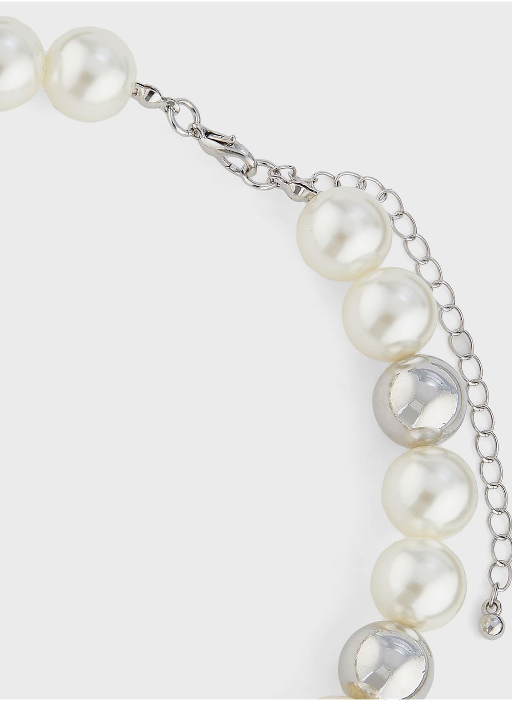 buy-ella-limited-edition-by-namshi-layered-pearl-statement-necklace_6ea