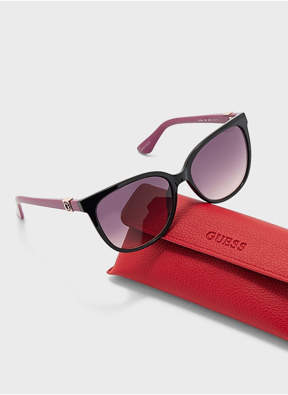 buy-guess-wayfarers-sunglasses_8fw