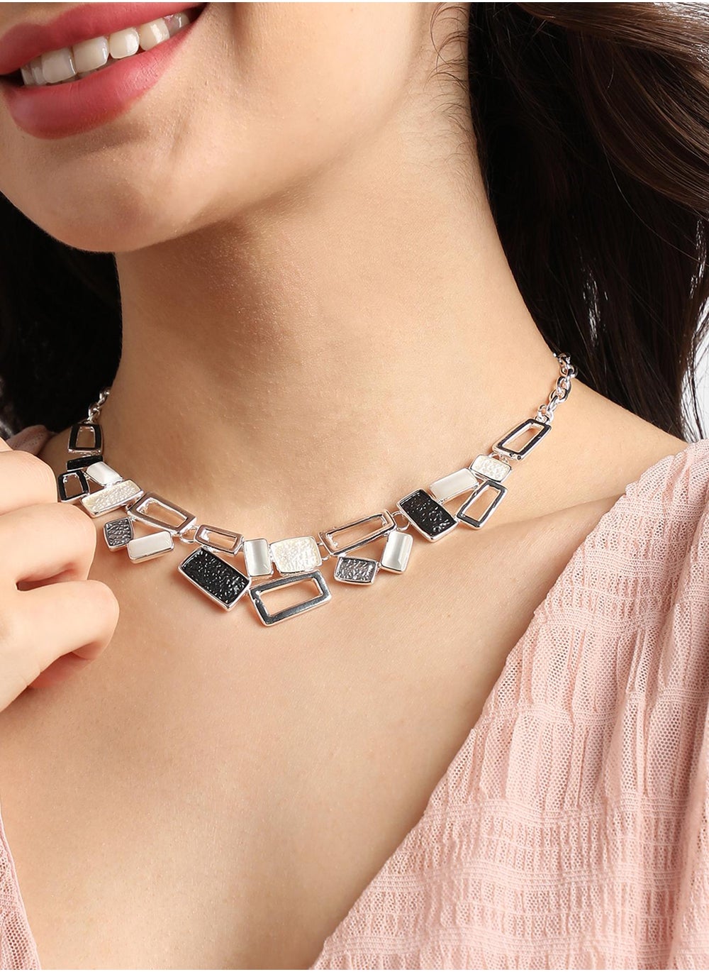 buy-sohi-black-dented-geometrical-necklace_h6v