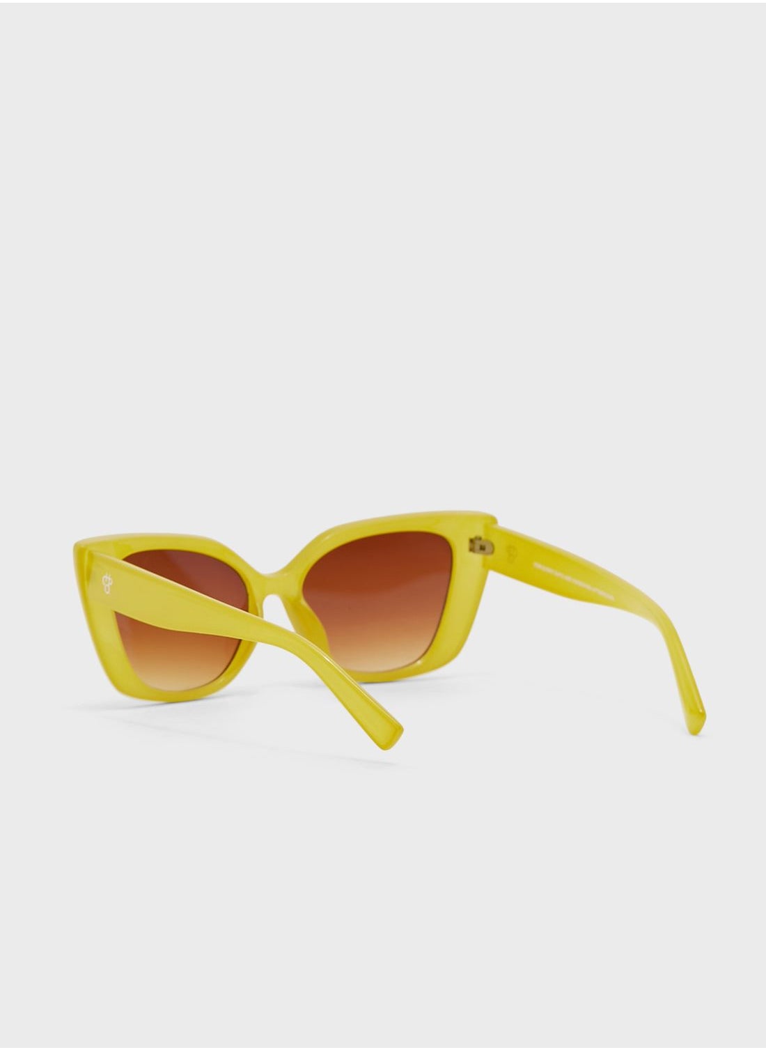 buy-chpo-sue-sustainable-sunglasses-made-of-100-recycled-materials_2u3
