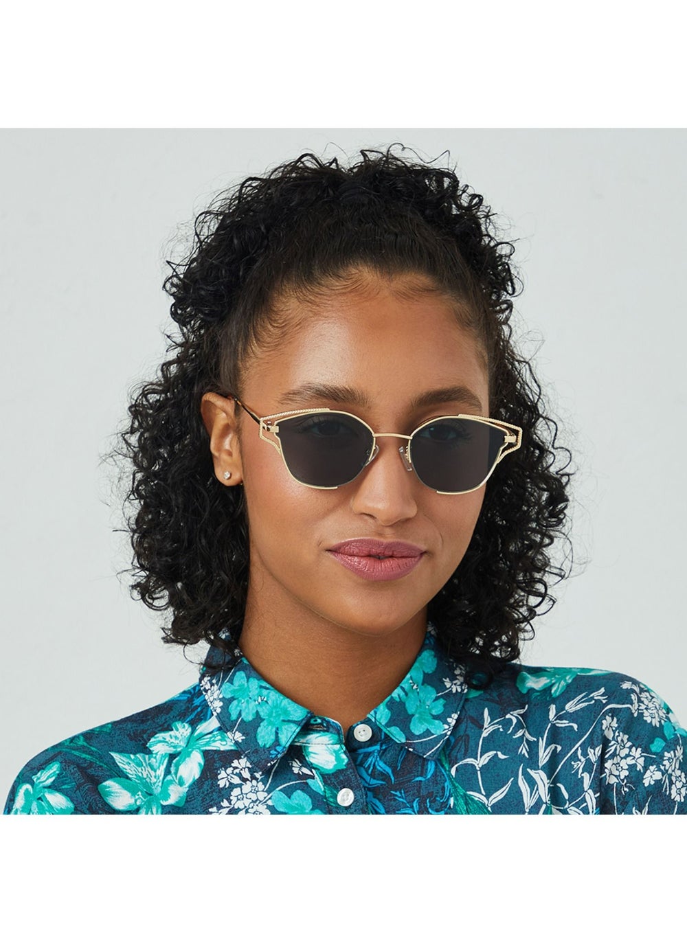 buy-blackout-hypatia-women-gold-sunglasses-frame-material-metal-frame-color-gold-lens-color-green-full-rim_2pq