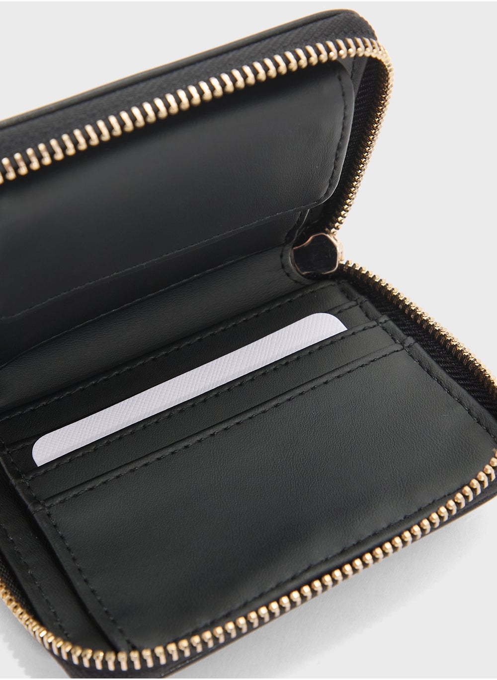 buy-guess-logo-small-wallet_972