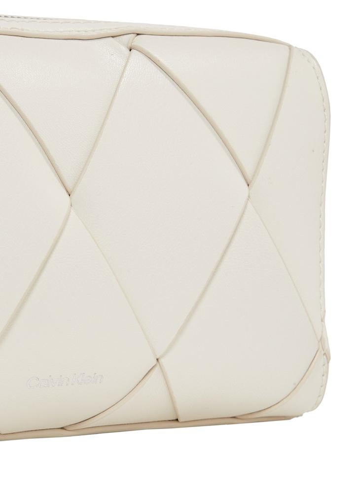 buy-calvin-klein-camera-bag_tit
