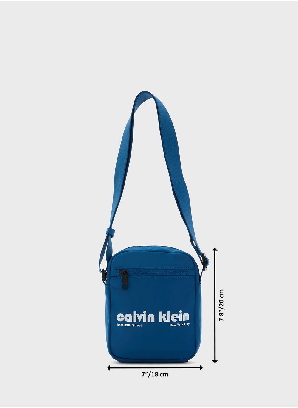 buy-calvin-klein-jeans-graphic-reporter-bag_53l