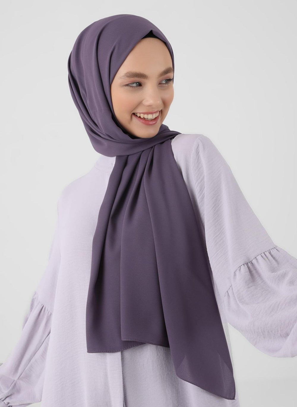 buy-tuva-shawl-by-modanisa-crepe-wrap-blueberry_cc2