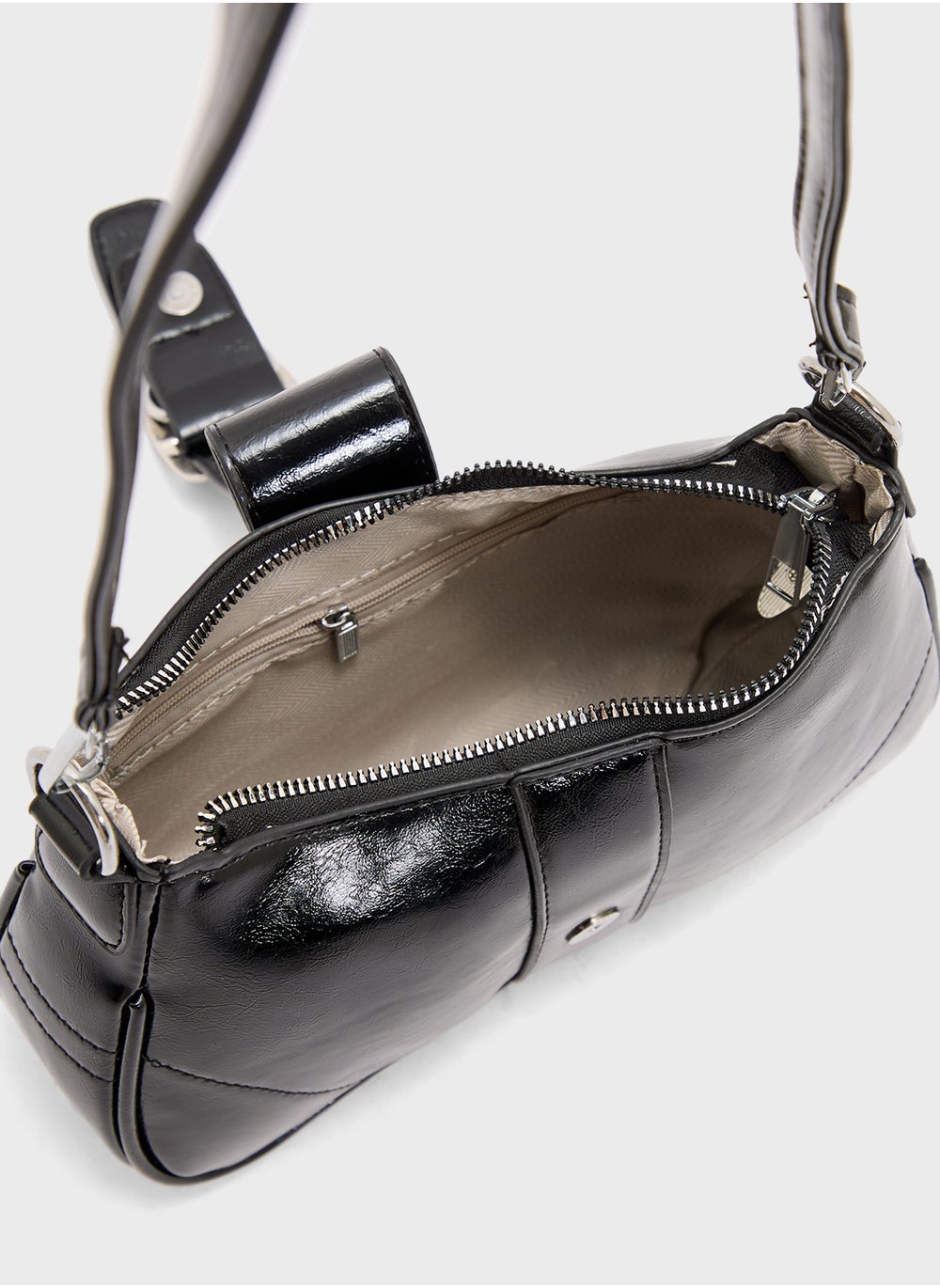 buy-ella-crossbody-with-buckle-detail_ulz