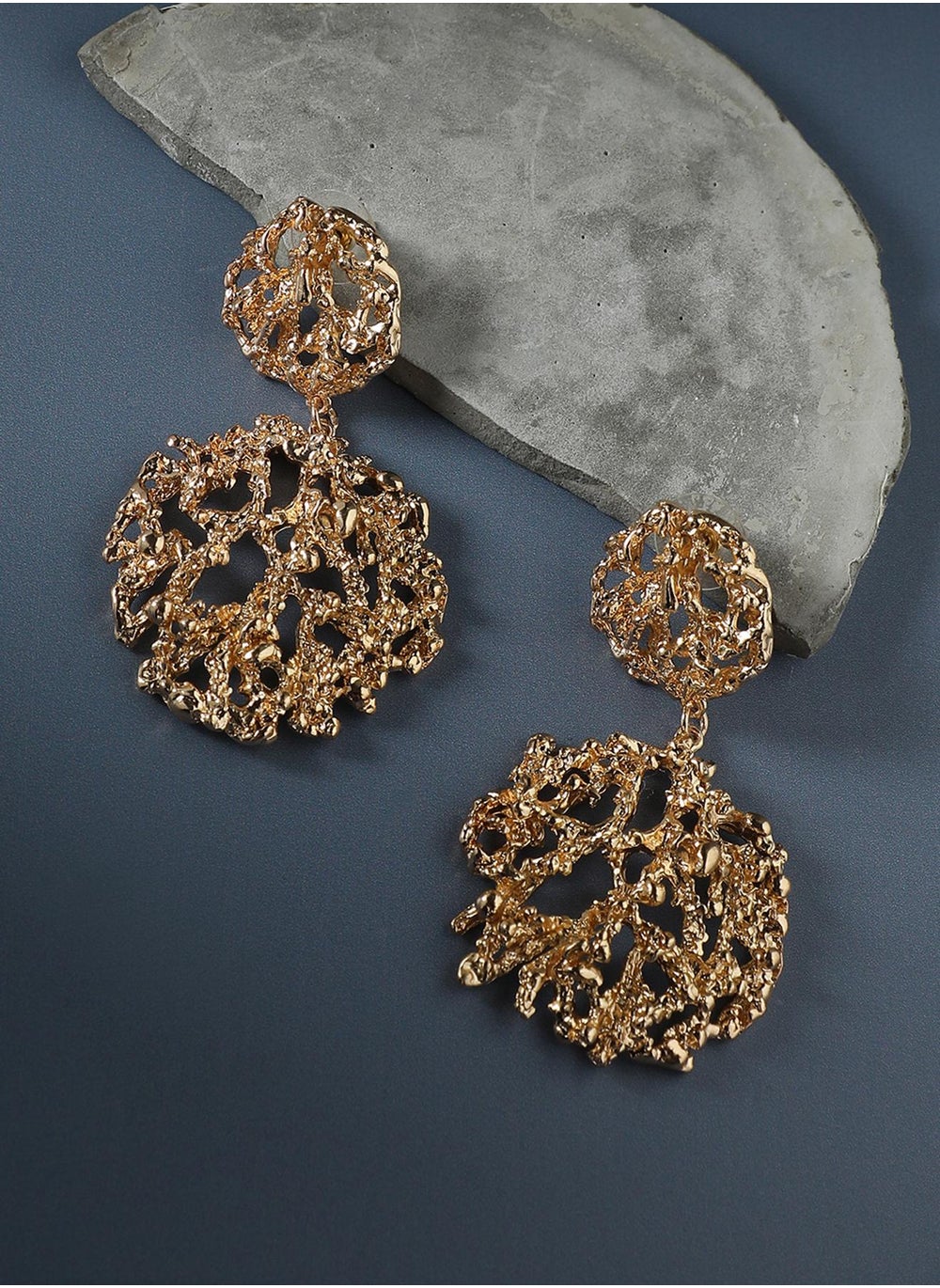 buy-sohi-dewy-dahlia-drop-earrings_04u
