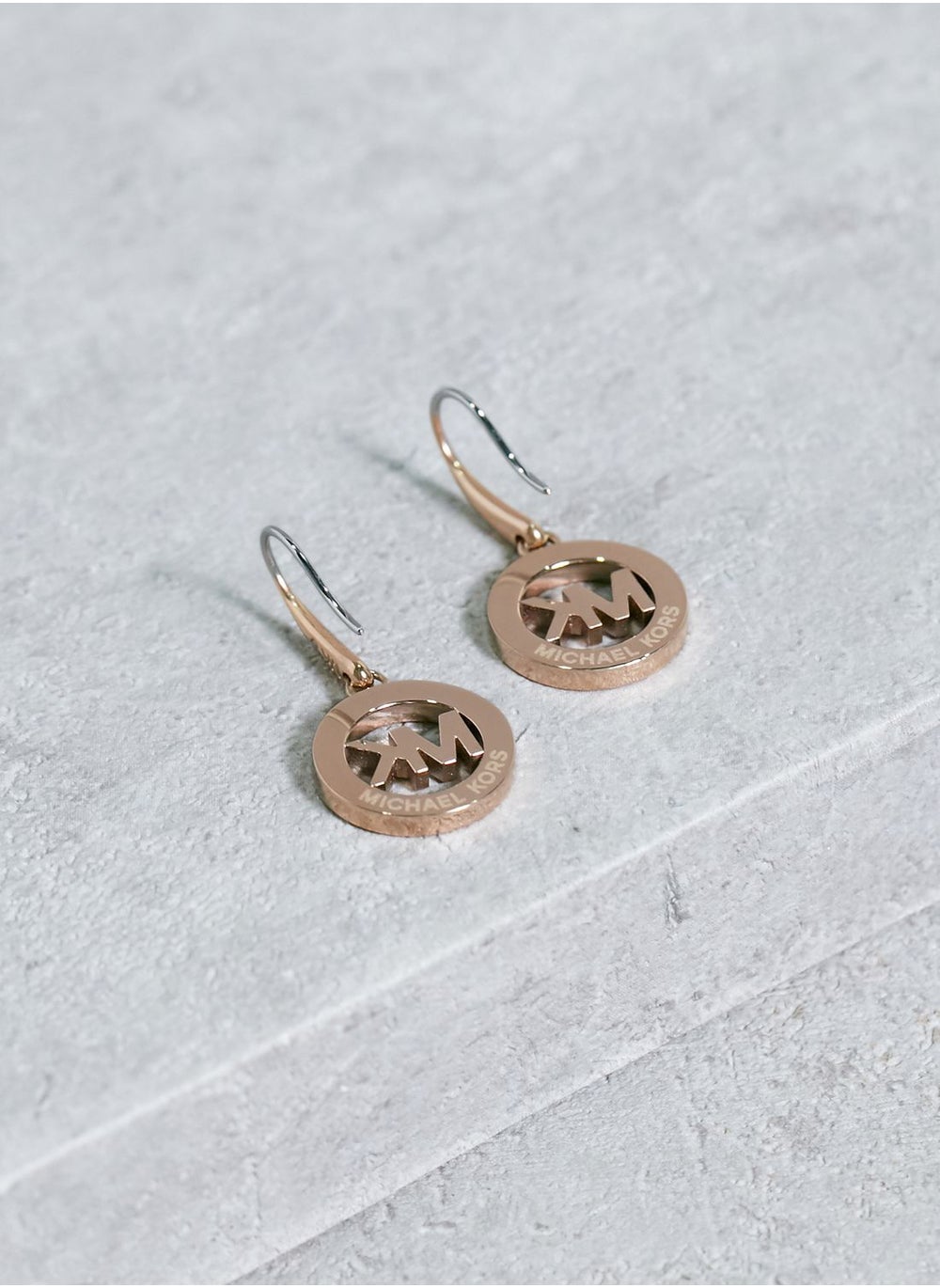buy-michael-kors-logo-earrings_77h