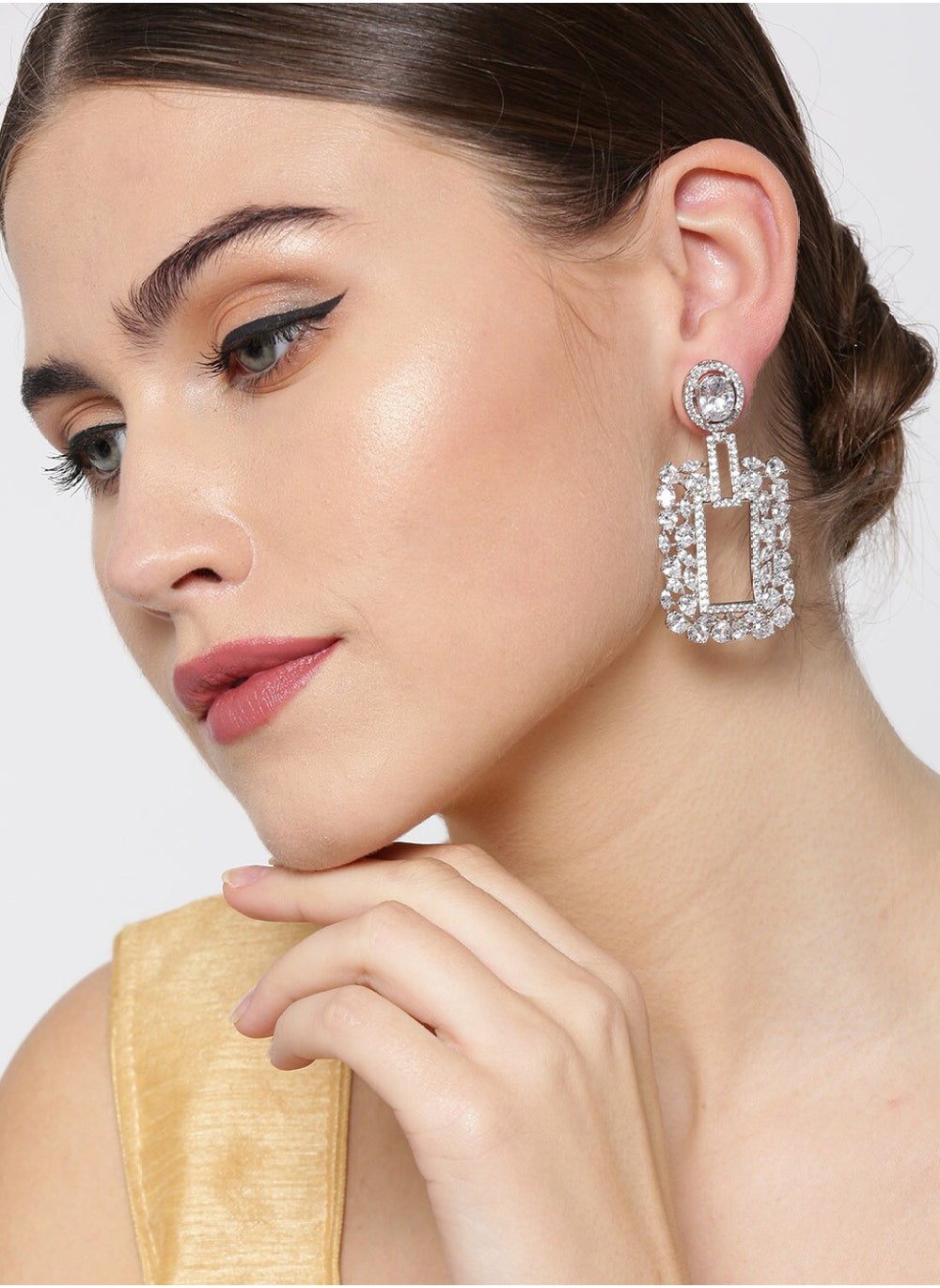 buy-priyaasi-women-white-american-diamond-studded-classic-drop-earrings_ii7