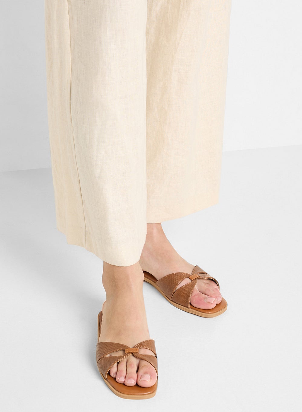 buy-ella-casual-flat-sandal_zpq