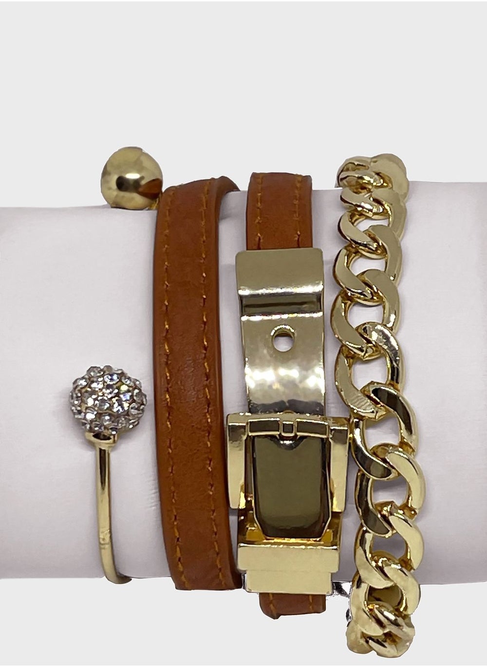 buy-rocawear-rocawear-analog-watch-braclelts_byg