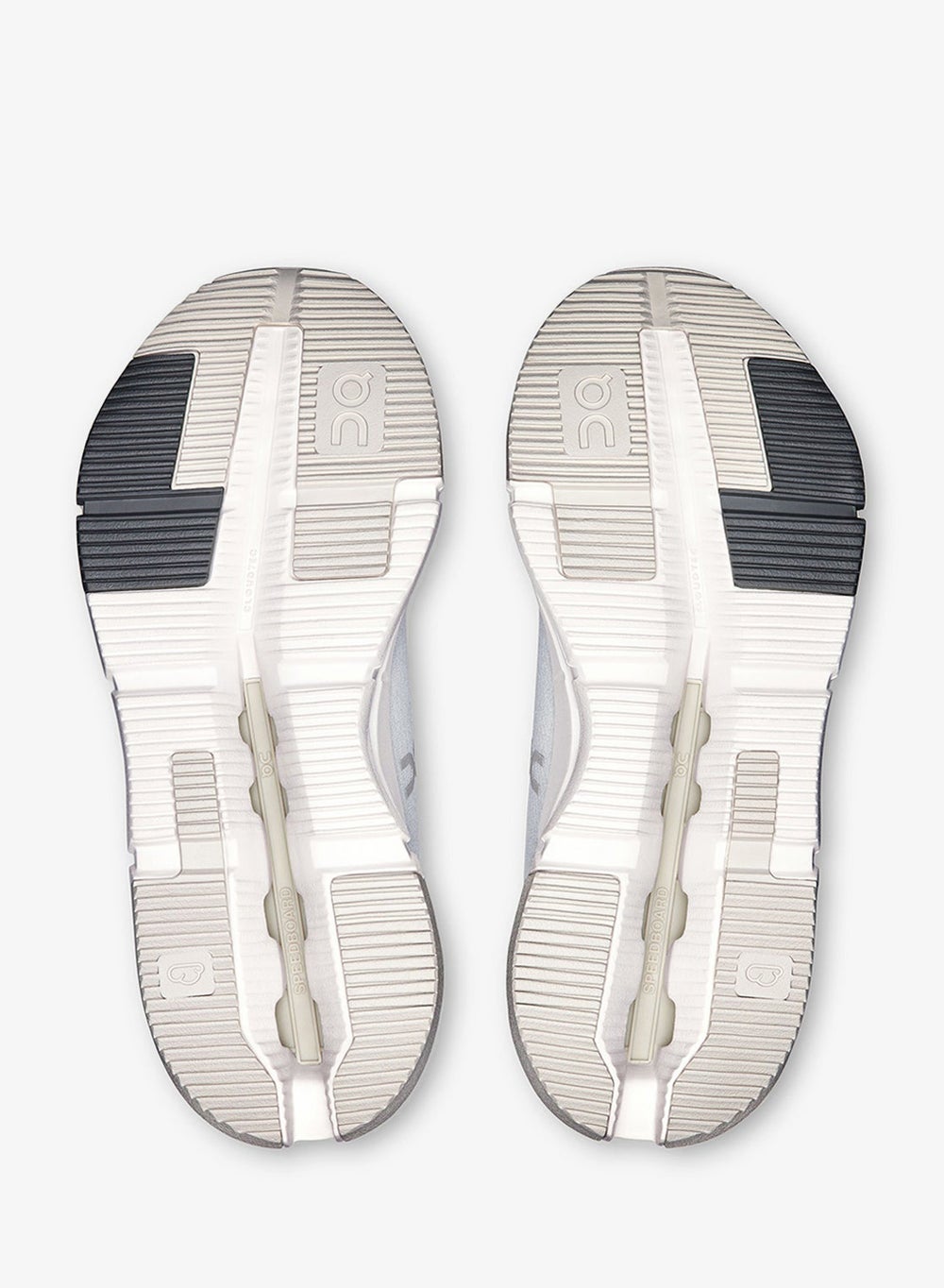 buy-on-running-cloudnova-2_d8w