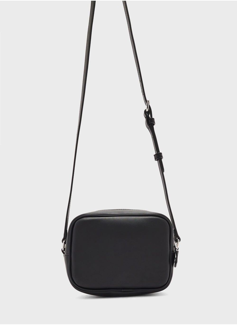 buy-tommy-jeans-zip-around-crossbody_2fe