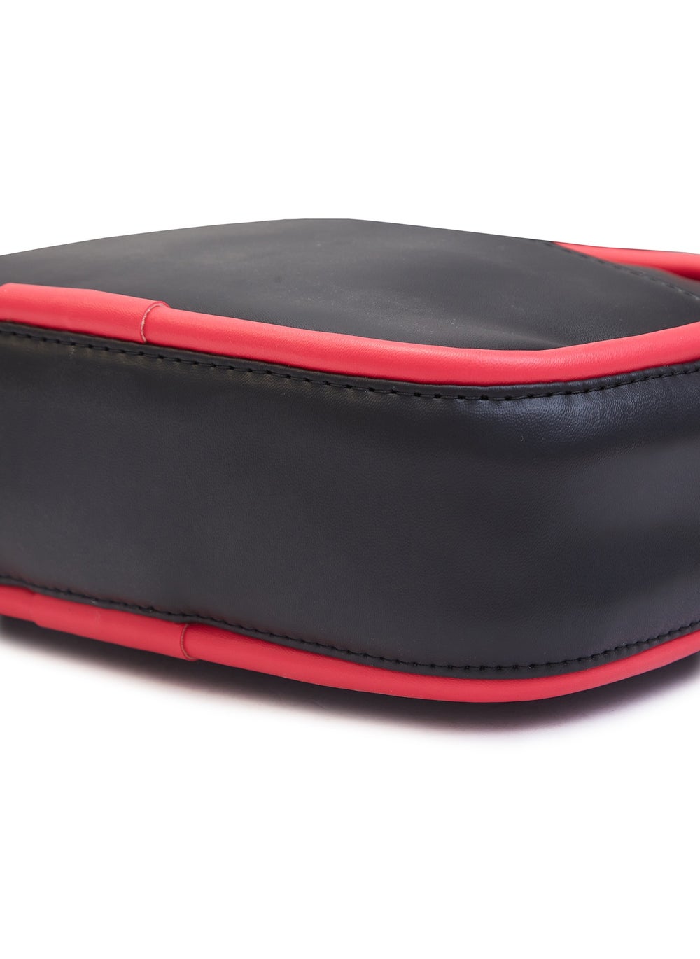 buy-caprese-caprese-gracie-solid-black-faux-leather-medium-sling-bag_jv1