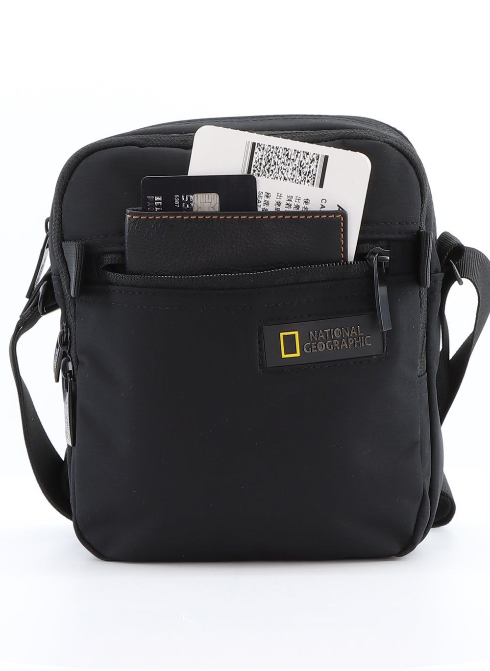 buy-national-geographic-national-geographic-mutation-utility-bag-black-compact-travel-bag-for-men-and-women-shoulder-bag-portable-organizer-sustainable-material-and-eco-friendly_xuo