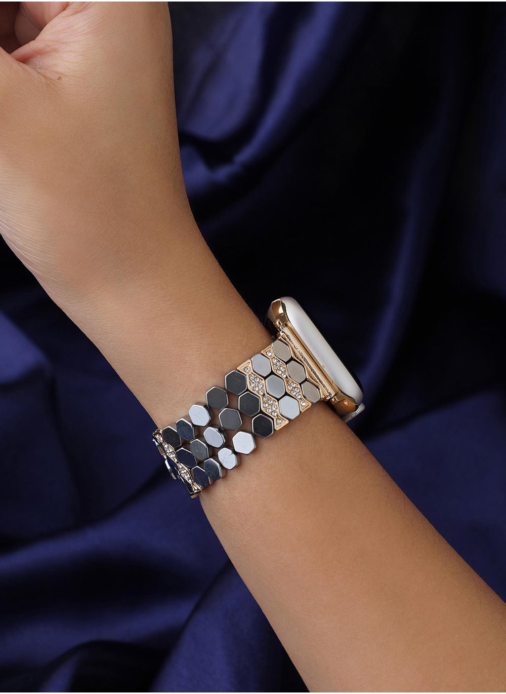 buy-haute-sauce-embellished-stainless-steel-apple-watch-strap-for-women-42mm-44mm-45mm_5dl