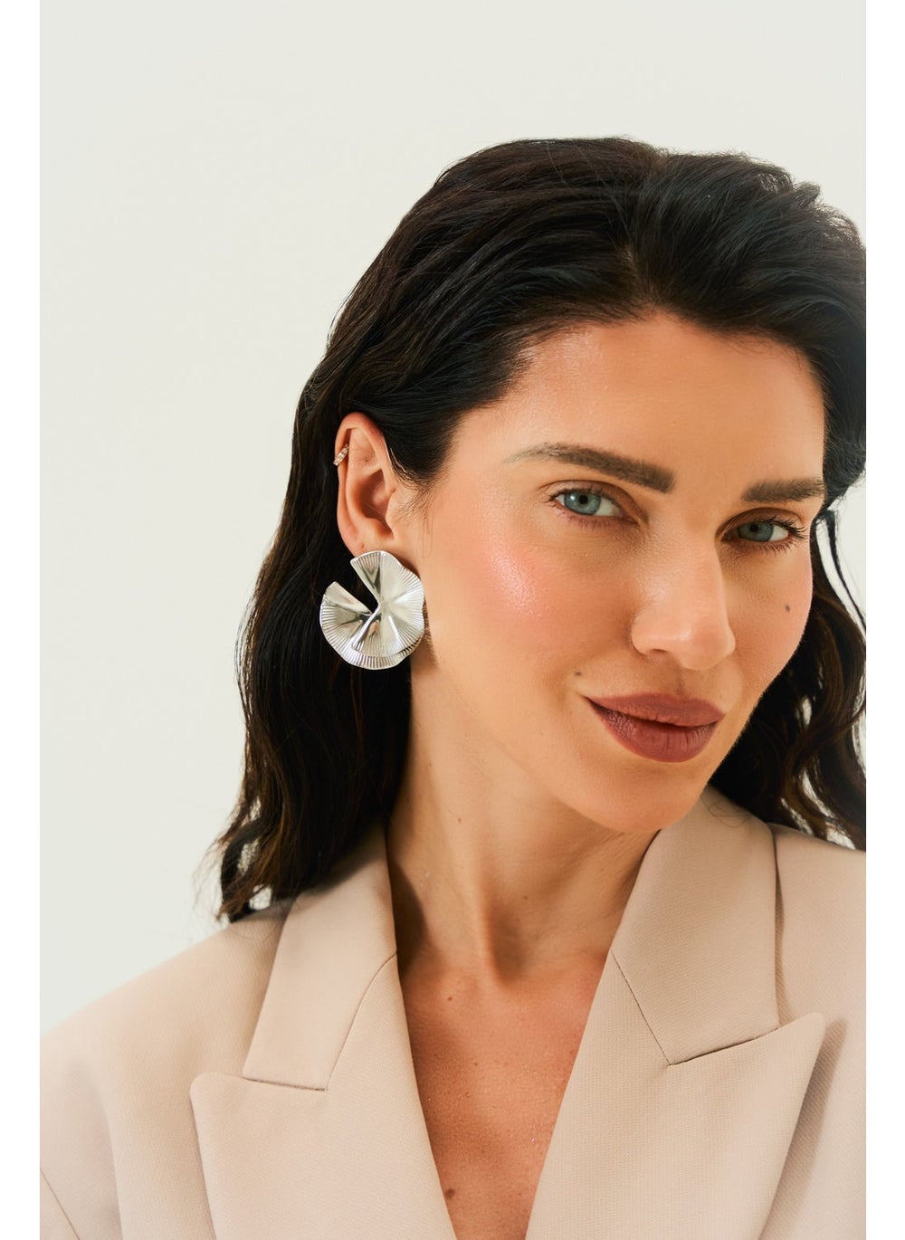 buy-noya-aphrodite-silver-earrings_kjc