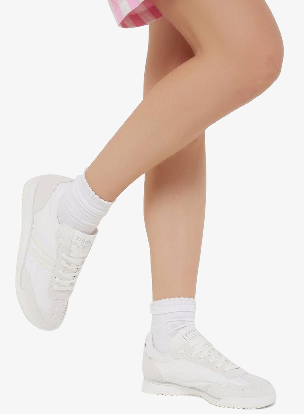 buy-tommy-jeans-retro-lace-up-low-top-sneakers_knt