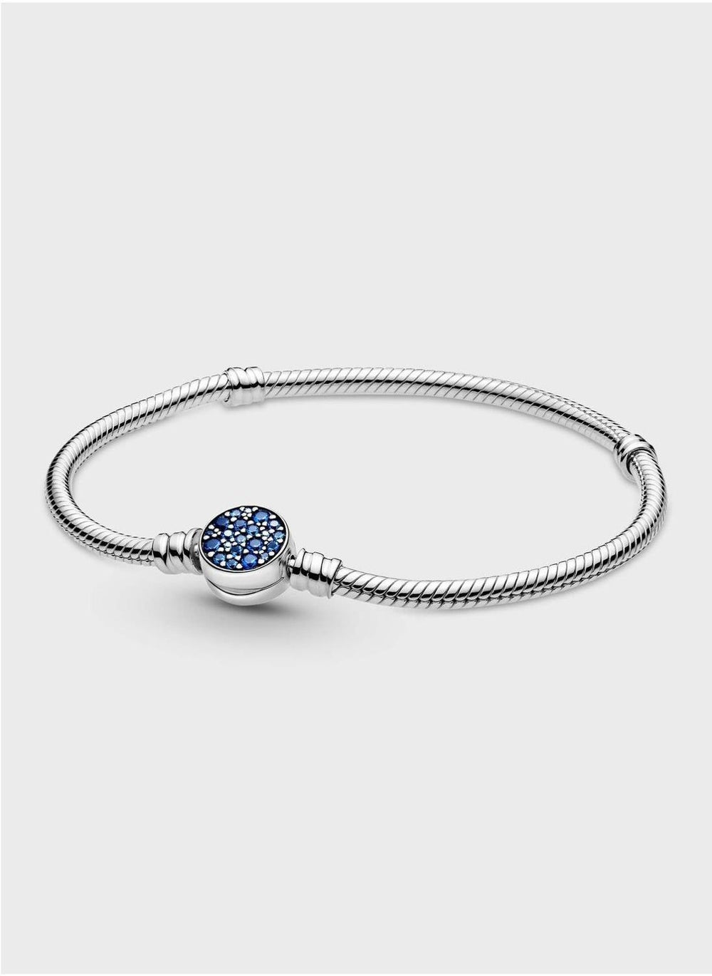 buy-pandora-pandora-moments-sparkling-blue-disc-clasp-bracelet_4ki