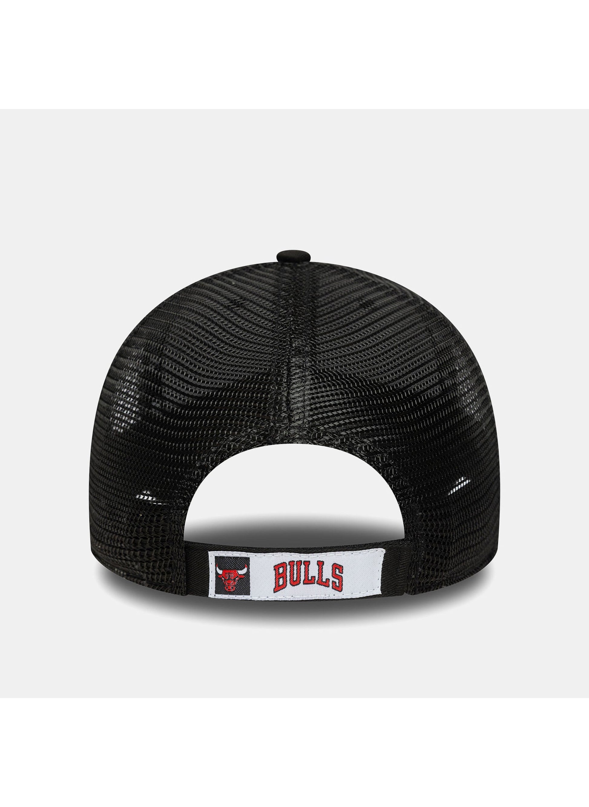 buy-new-era-men-s-nba-chicago-bulls-9forty-trucker-cap_dkm