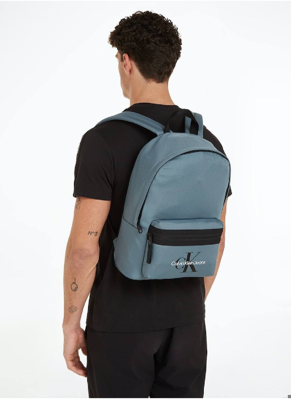 buy-calvin-klein-jeans-logo-round-backpack_tu1