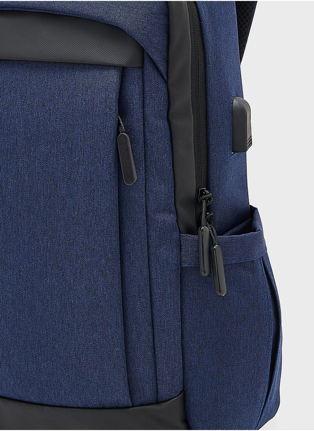 buy-robert-wood-casual-backpack-with-padded-support-and-usb-port_z53