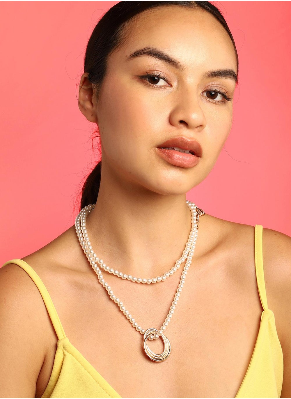 buy-sohi-pearls-knot-necklace_k8t