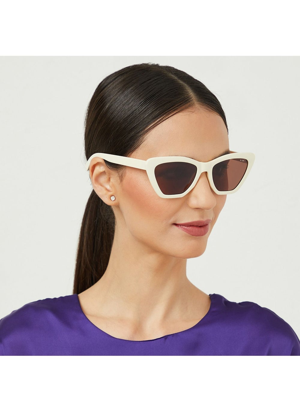 buy-blackout-hattie-women-white-sunglasses-frame-material-thermoplastic-rubber-tr90-frame-color-white-lens-color-brown-full-rim_dmh