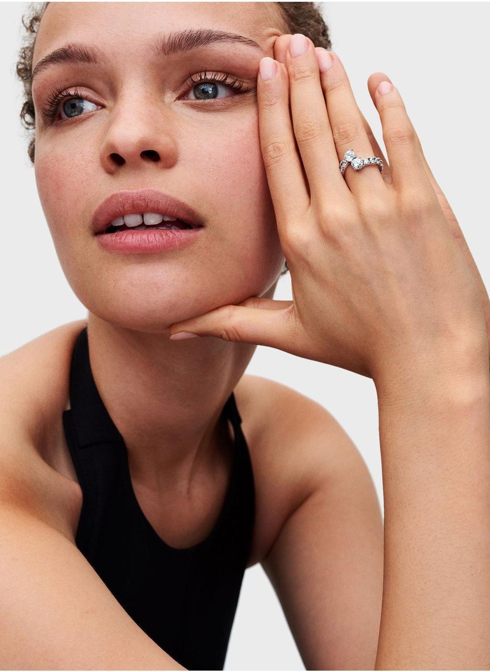 buy-pandora-sparkling-overlapping-band-ring_v9i