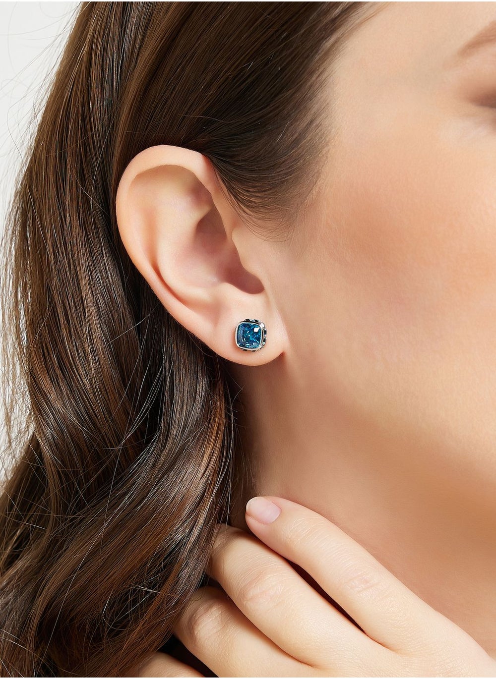 buy-swarovski-december-birthstone-stud-earrings_vum