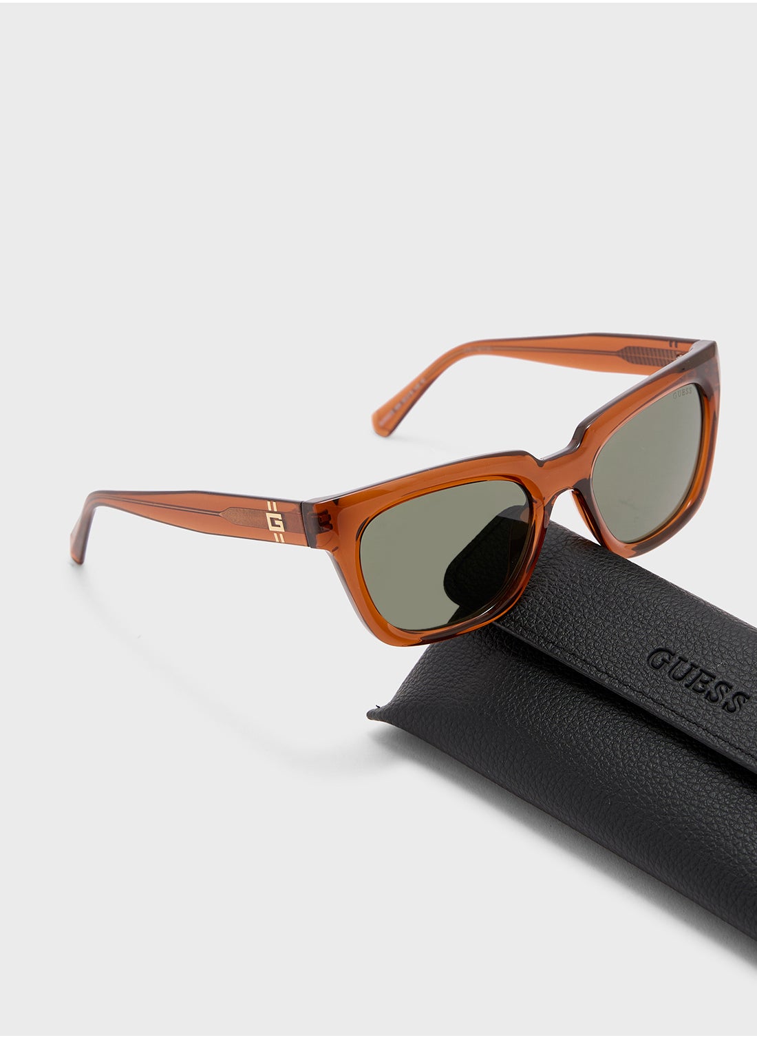 buy-guess-rectangle-sunglasses_qlj