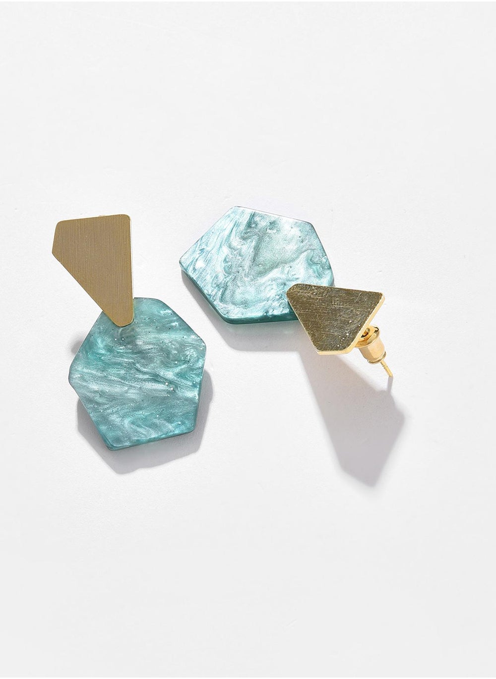 buy-sohi-green-stud-earrings_b0w