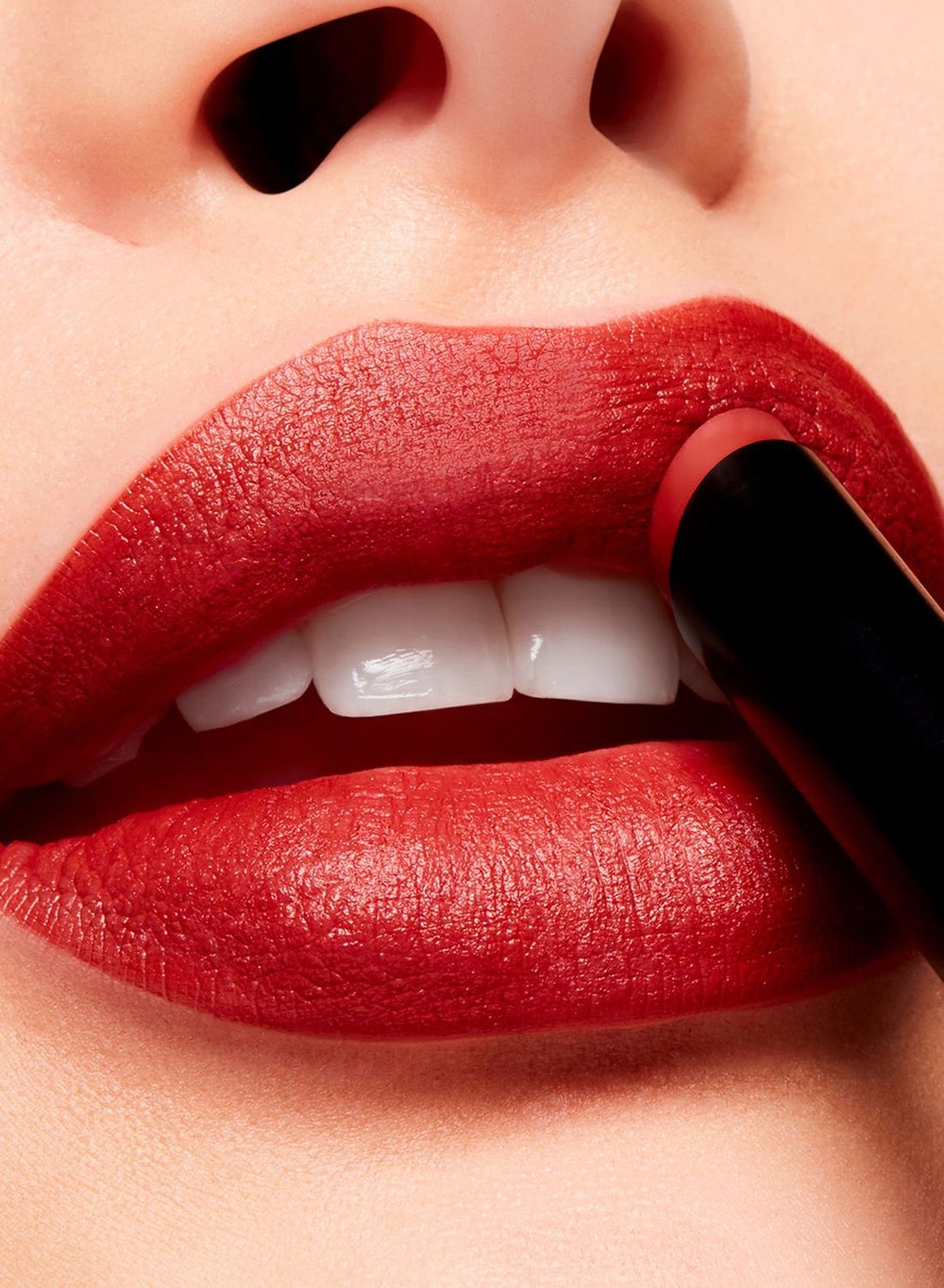 buy-mac-cosmetics-pwdr-kss-vlvt-blr-slm-ni-2gm-07oz_yzn