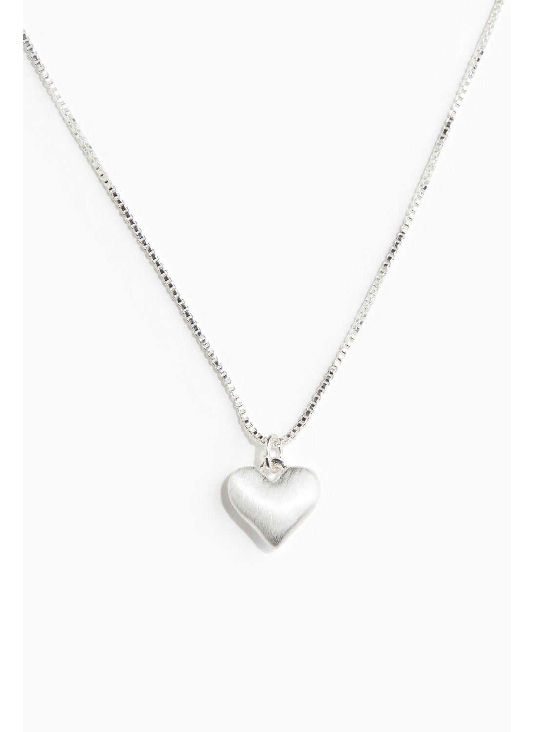 buy-h-m-heart-pendant-necklace_l3u