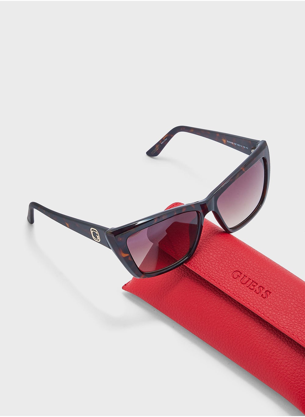 buy-guess-uv-protector-wayfarers-sunglasses_xii