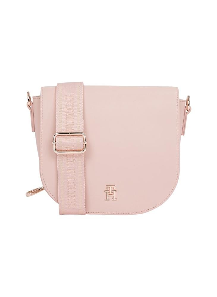 buy-tommy-hilfiger-logotape-saddle-bag_wql