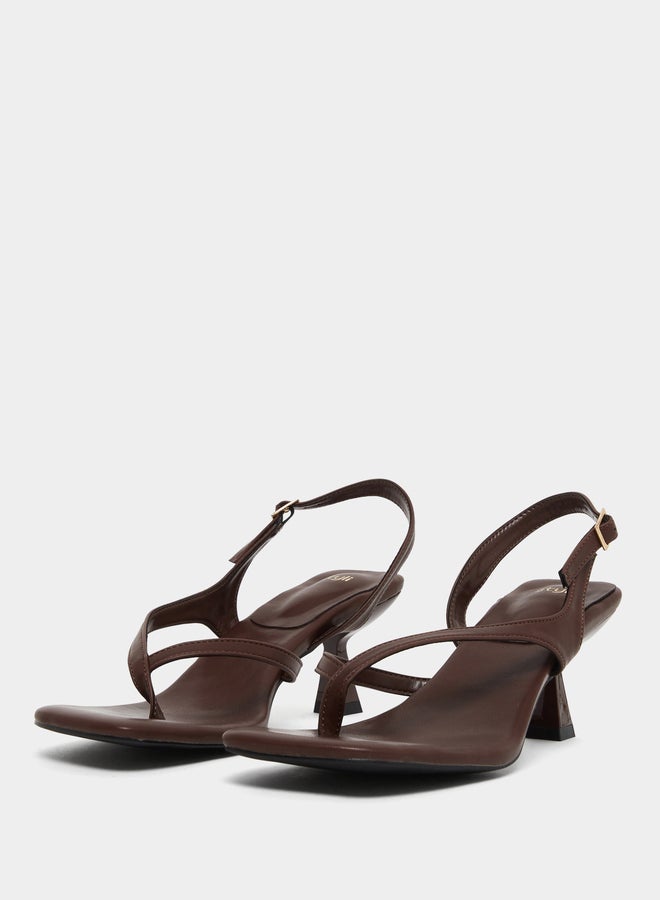 buy-styli-styli-brown-kitten-heel-thong-sandals_0v8