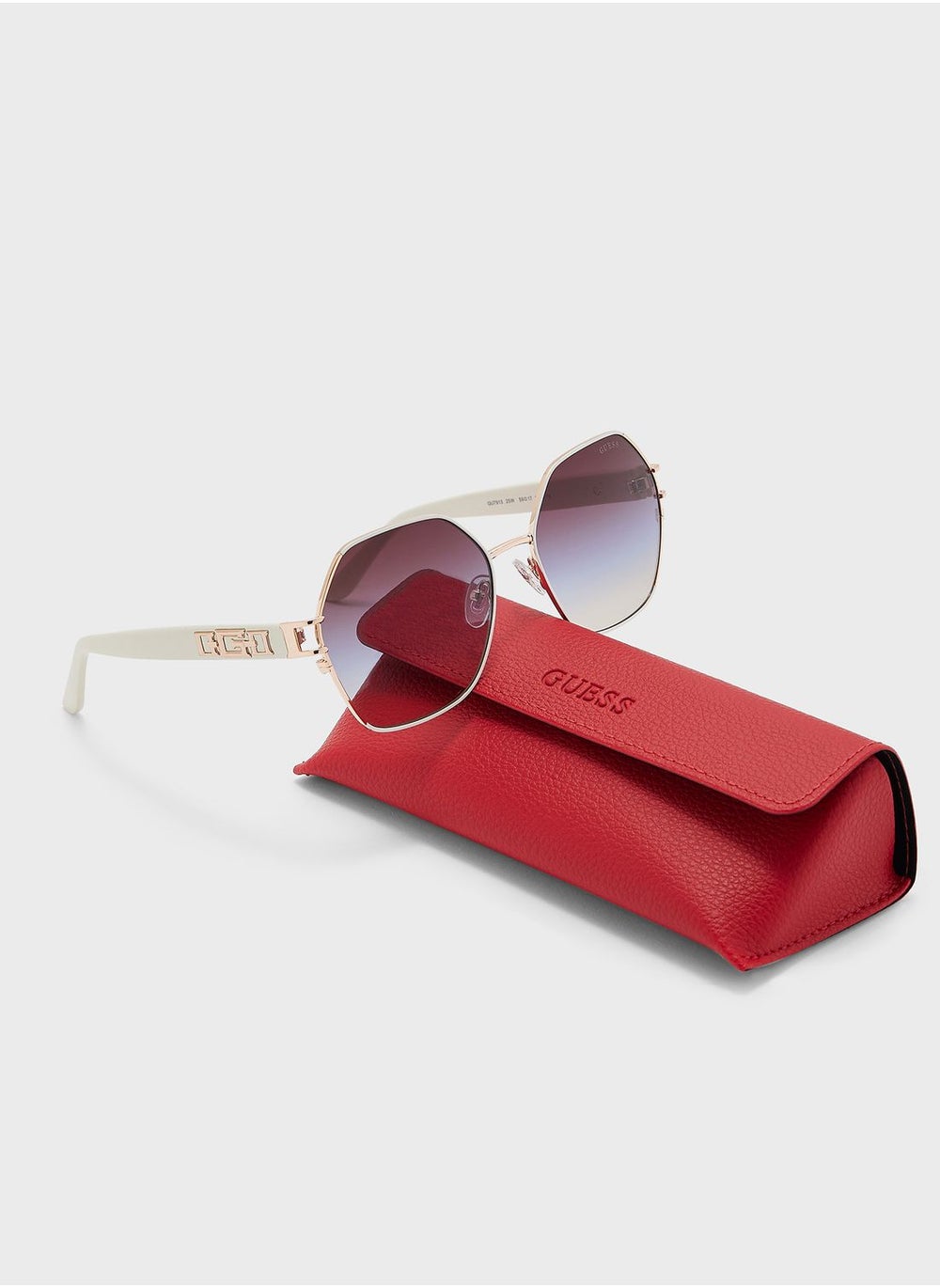 buy-guess-oversized-shape-sunglasses_vto