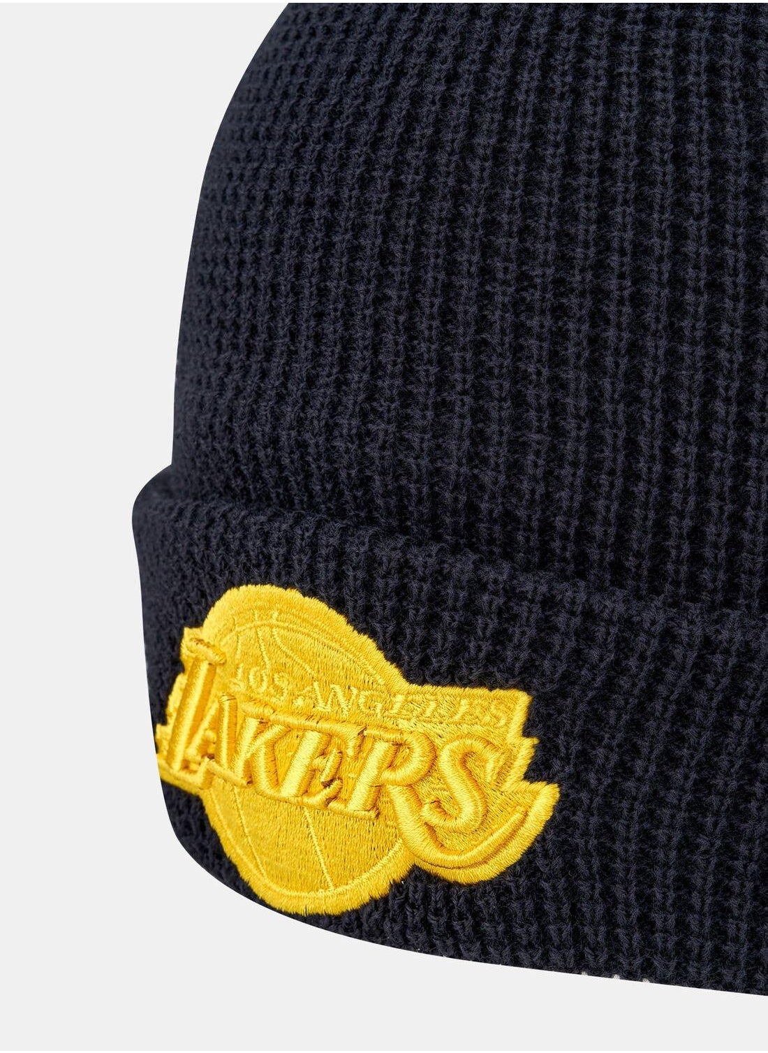 buy-new-era-men-s-la-lakers-beanie_8rl