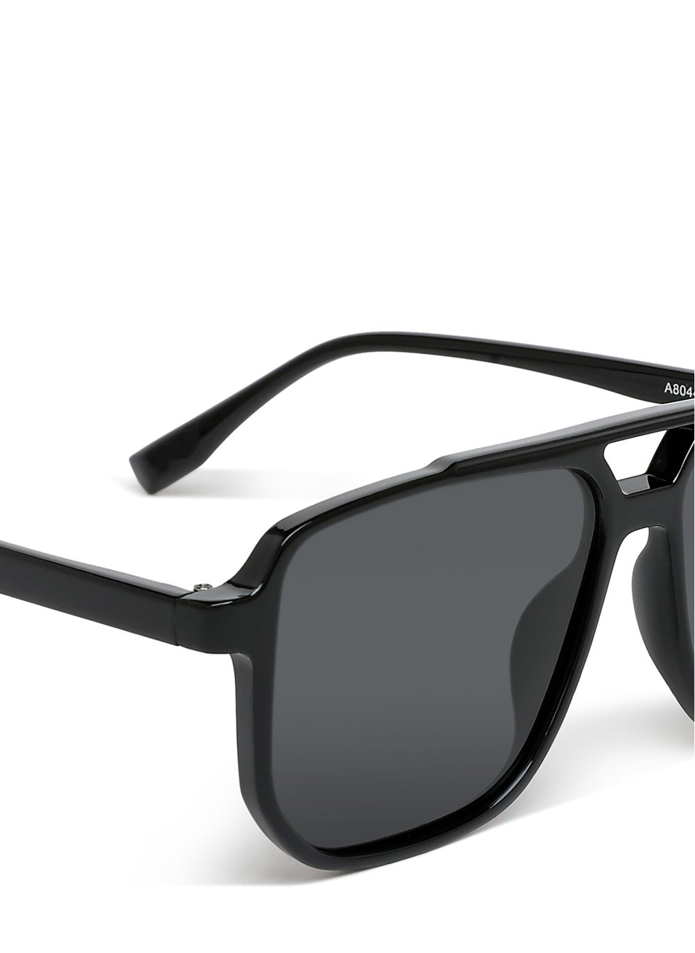 buy-london-rag-thin-rim-navigator-sunglasses-in-black_k4h
