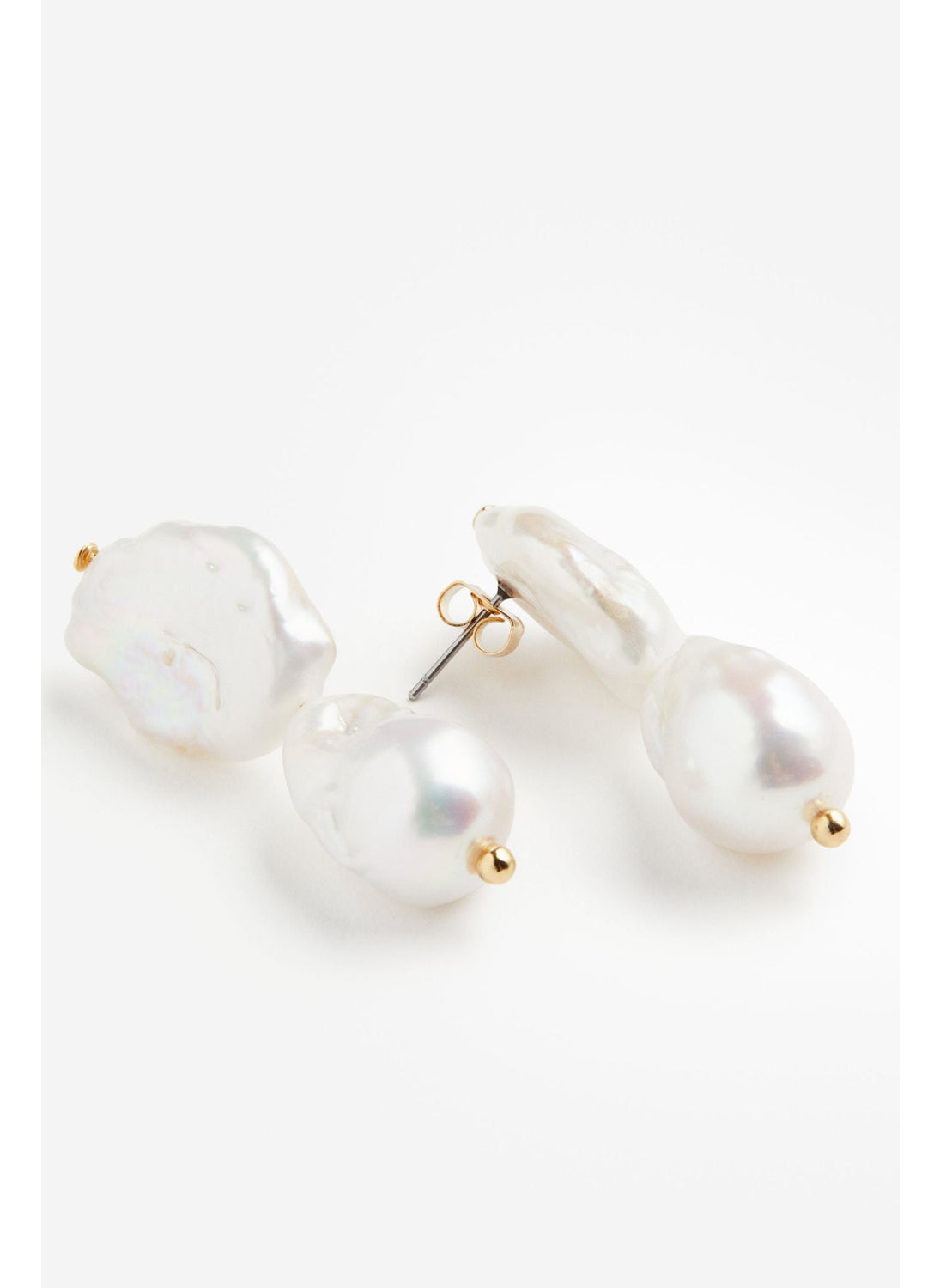 buy-h-m-gold-plated-pearl-pendant-earrings_5y9