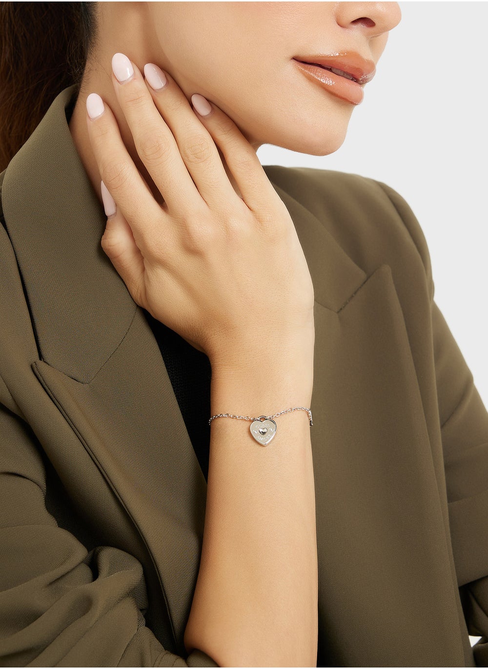 buy-guess-jubb05057jwrhs-14mm-heart-charm-bracelet_t57
