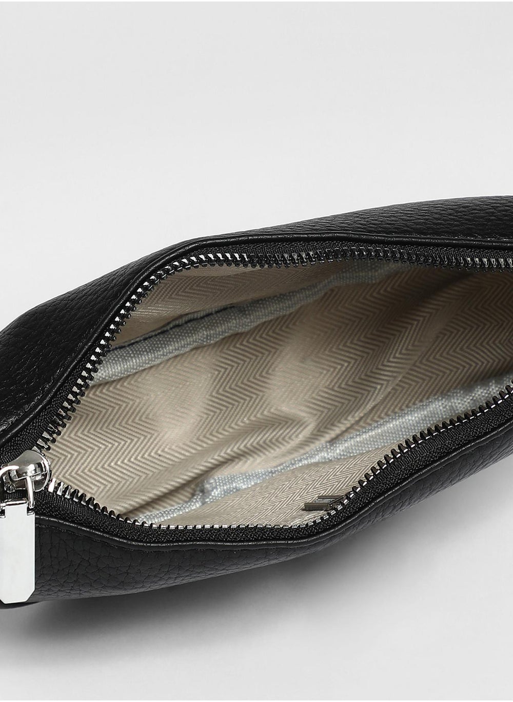 buy-haute-sauce-braided-sling-bag_9ux
