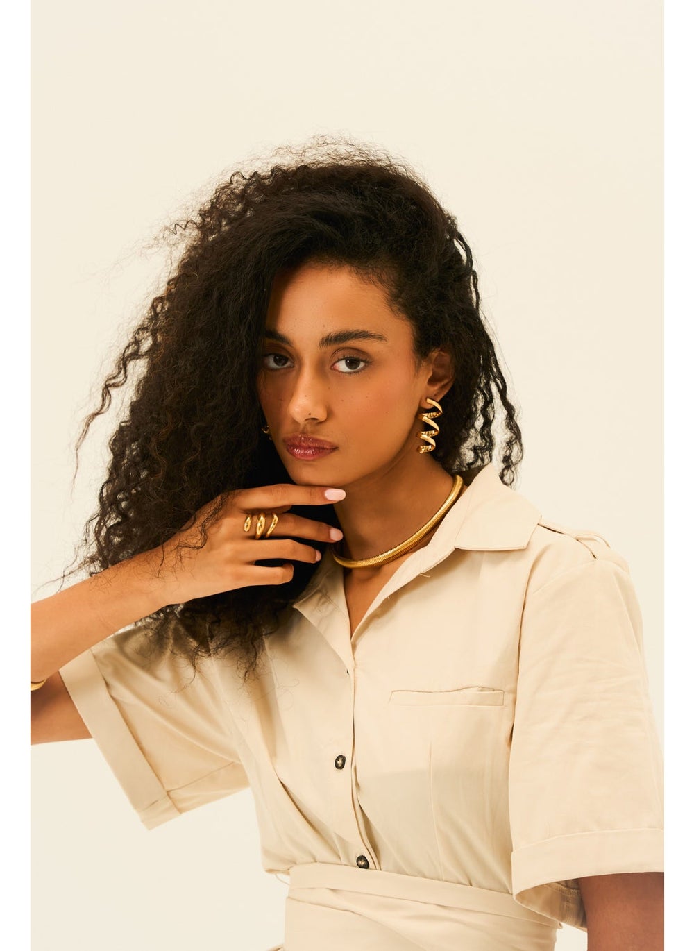 buy-noya-sylvie-twisted-gold-ring_elx