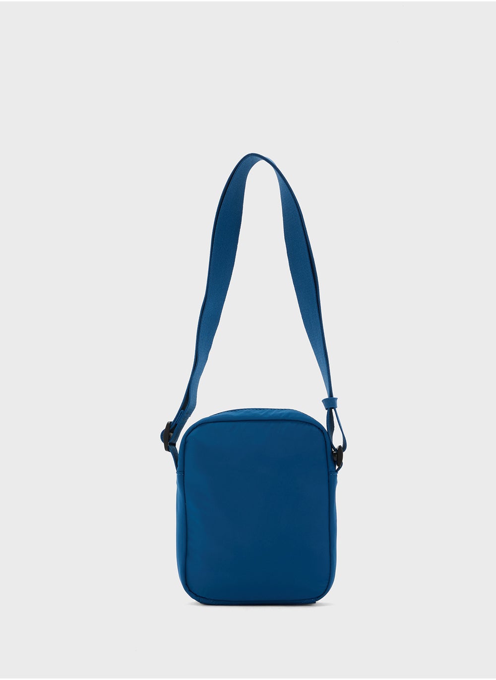 buy-calvin-klein-jeans-graphic-reporter-bag_fet