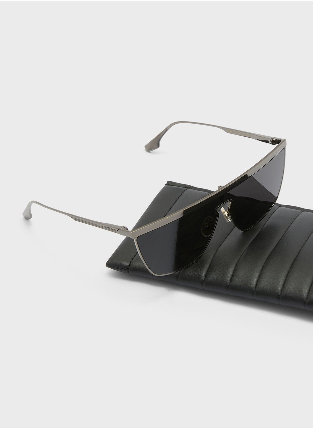 buy-victoria-beckham-shield-sunglasses_4et