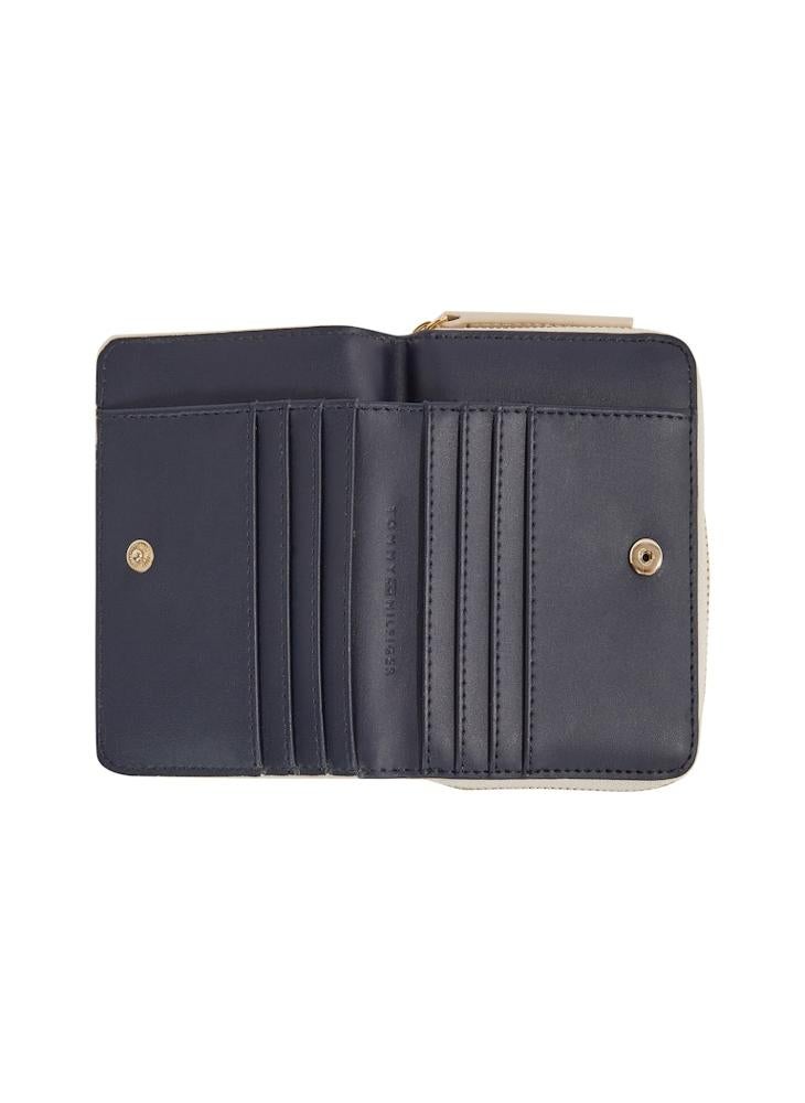 buy-tommy-hilfiger-medium-zip-wallet_um9