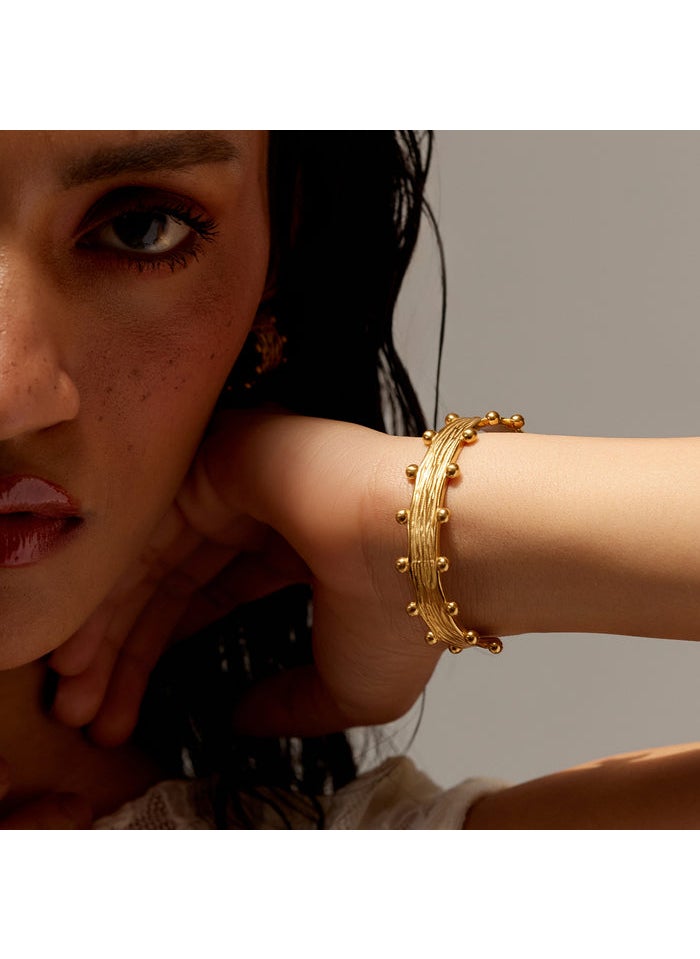 buy-noya-18k-gold-plated-elodie-bangle-bracelet_oat